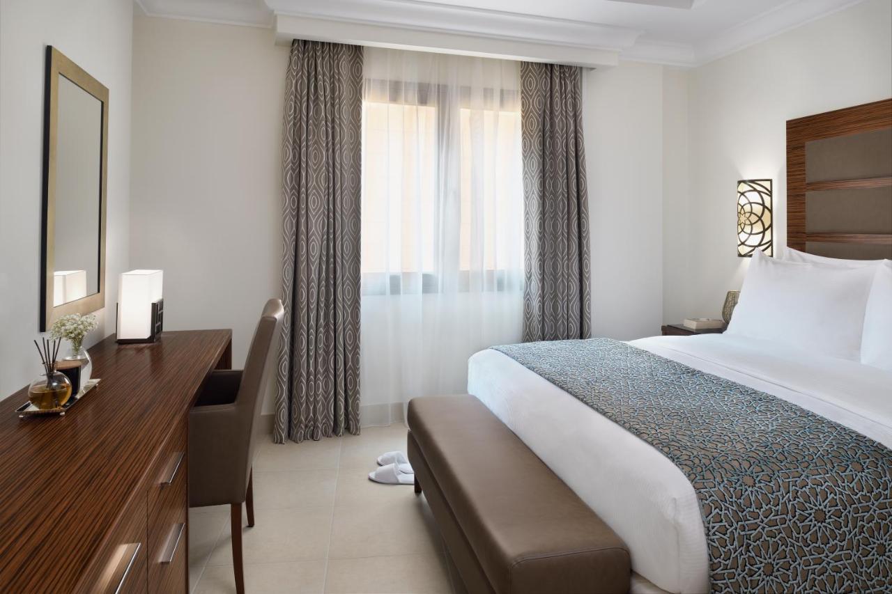 Marriott Executive Apartments Al Khobar Ngoại thất bức ảnh A bedroom at the hotel