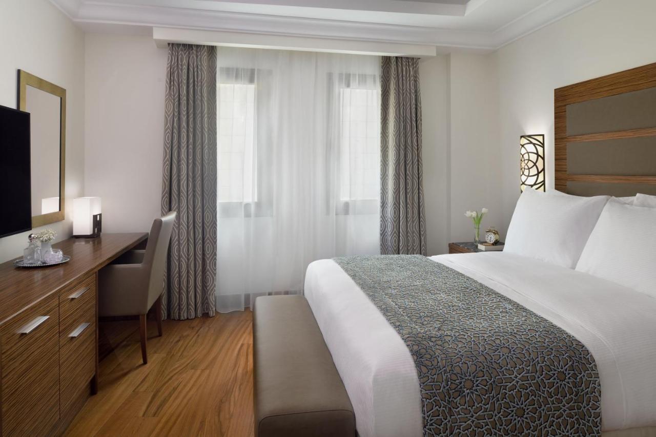 Marriott Executive Apartments Al Khobar Ngoại thất bức ảnh A bedroom at the hotel