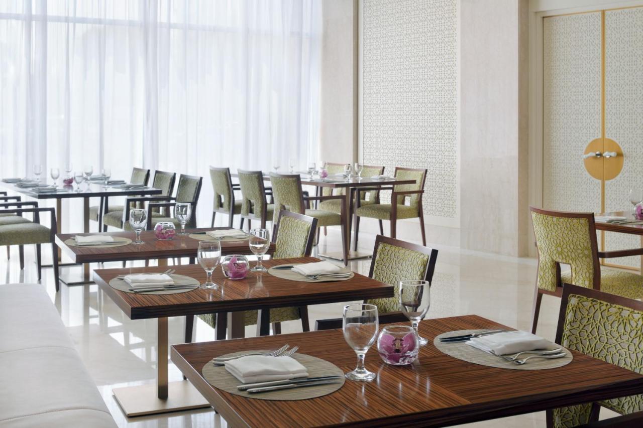 Marriott Executive Apartments Al Khobar Ngoại thất bức ảnh The restaurant