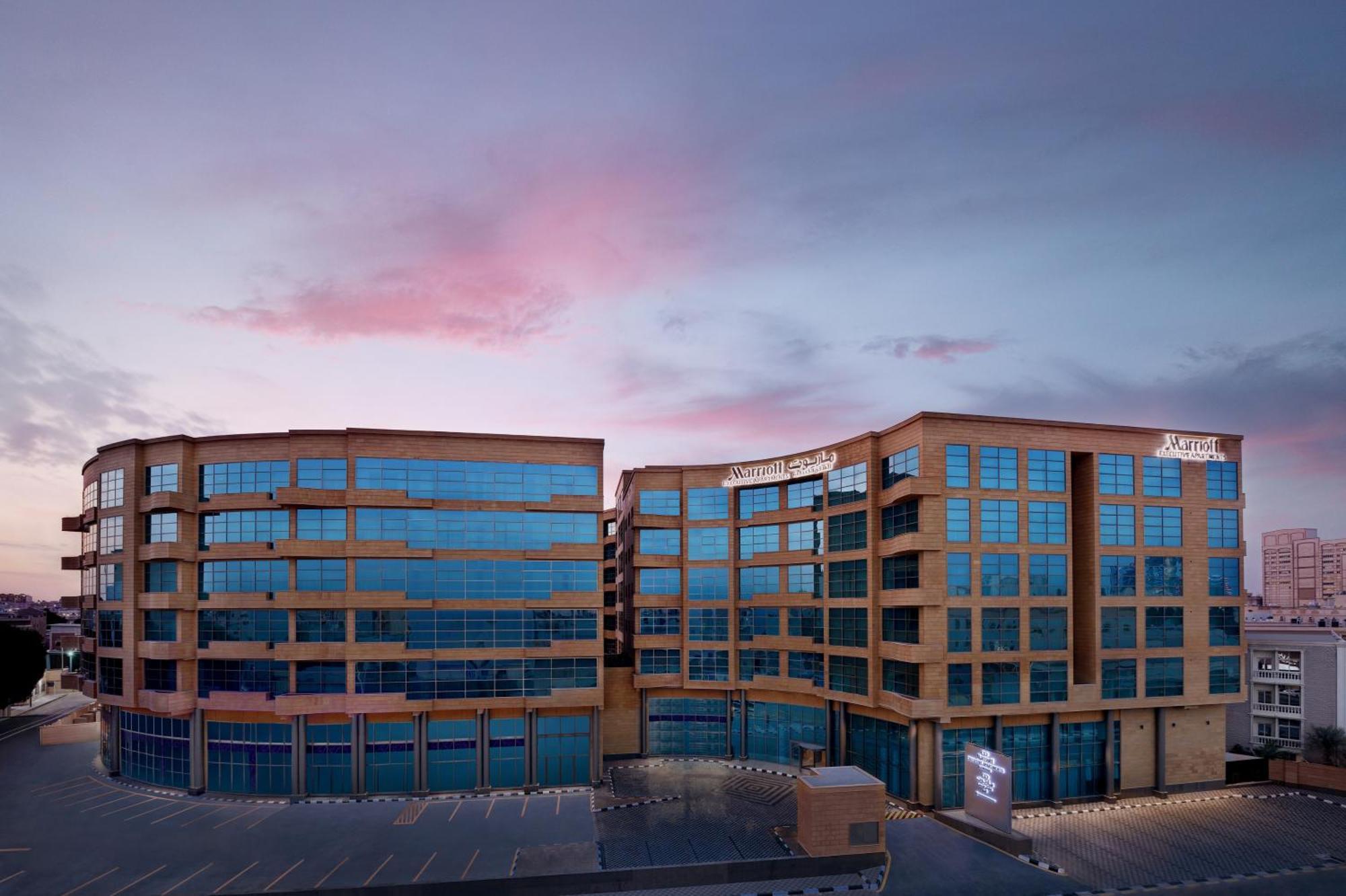 Marriott Executive Apartments Al Khobar Ngoại thất bức ảnh The hotel in 2012